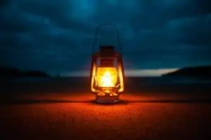 how to choose the right kerosene lantern for camping