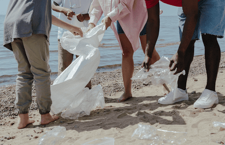 keep beach garbage free